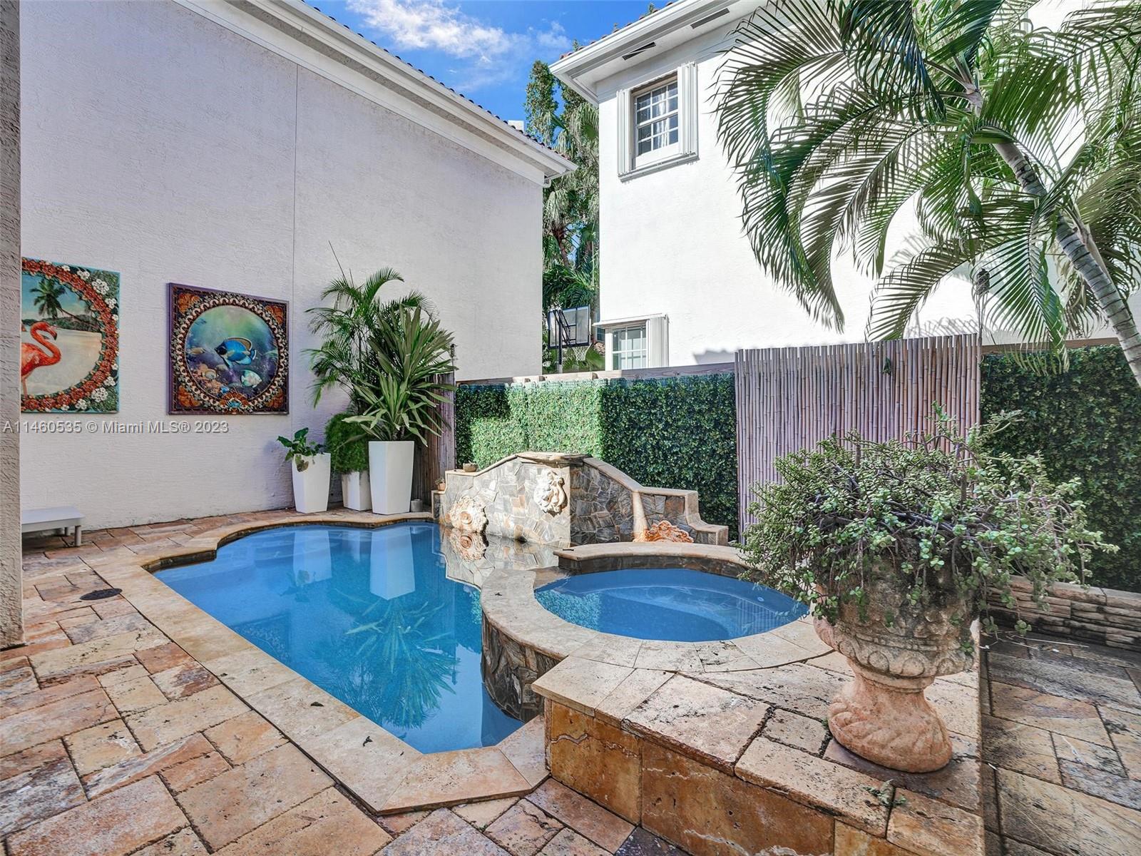 GOLDEN GATE ESTATES & MAR - Residential