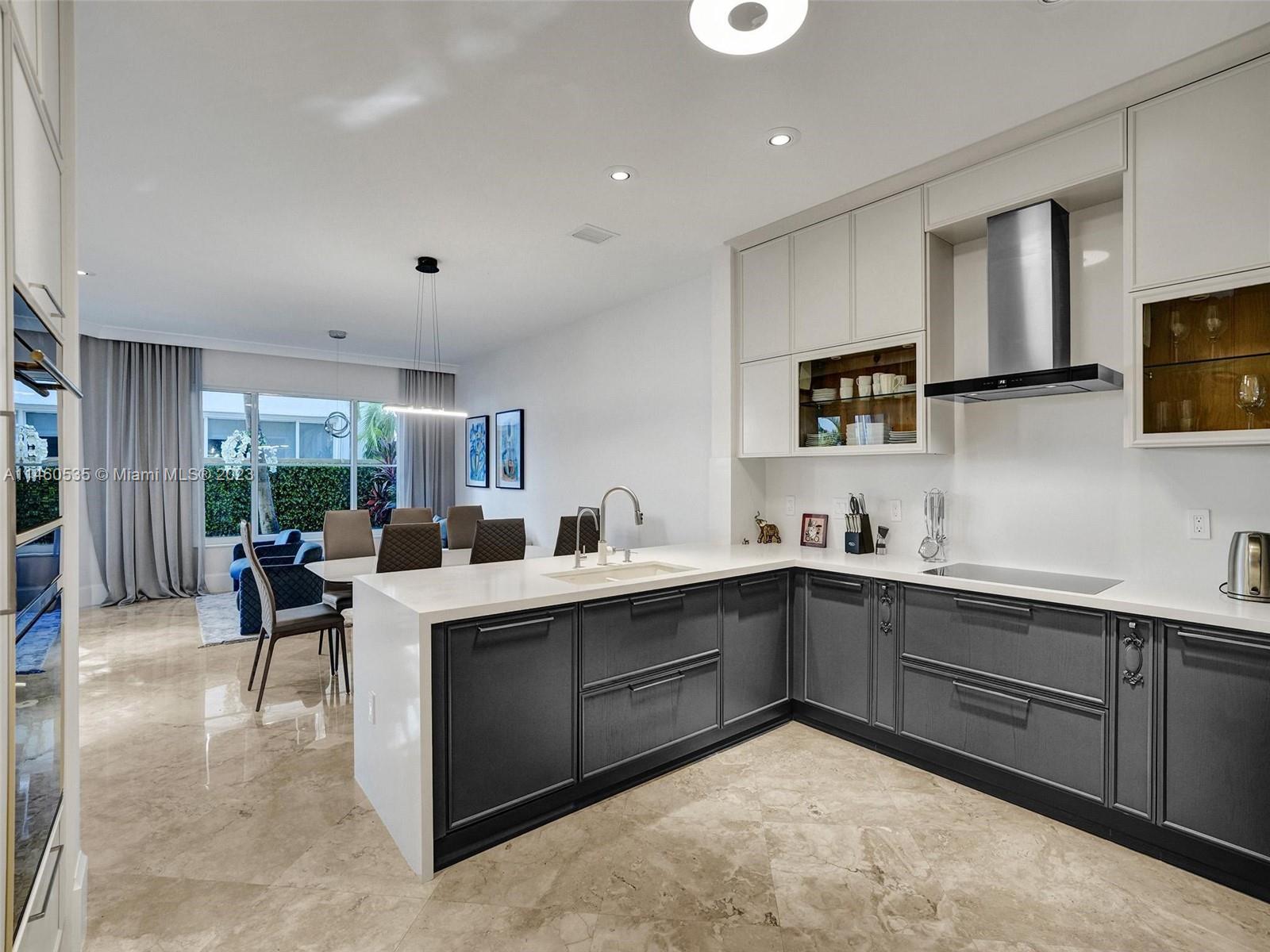 GOLDEN GATE ESTATES & MAR - Residential