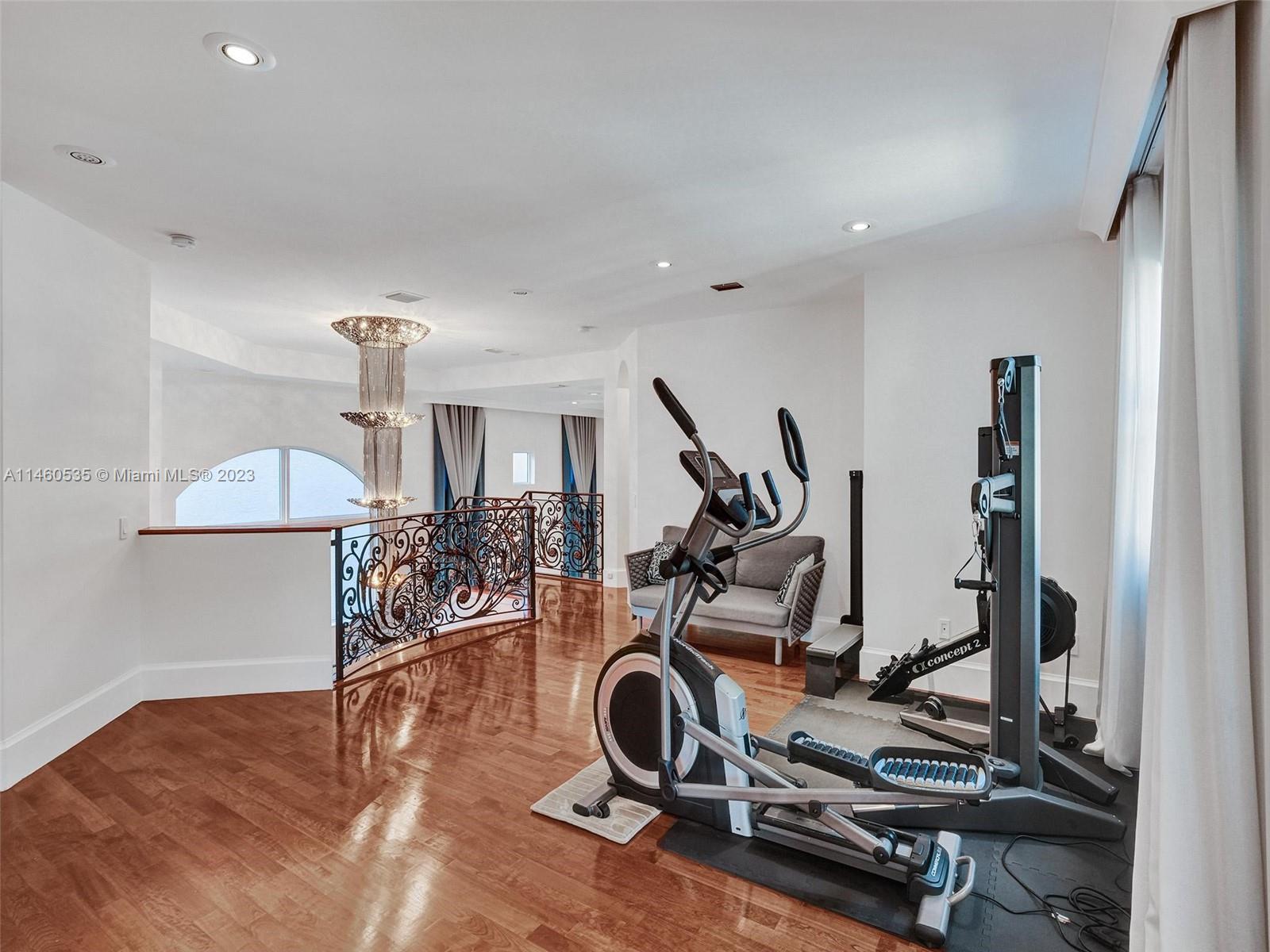 GOLDEN GATE ESTATES & MAR - Residential