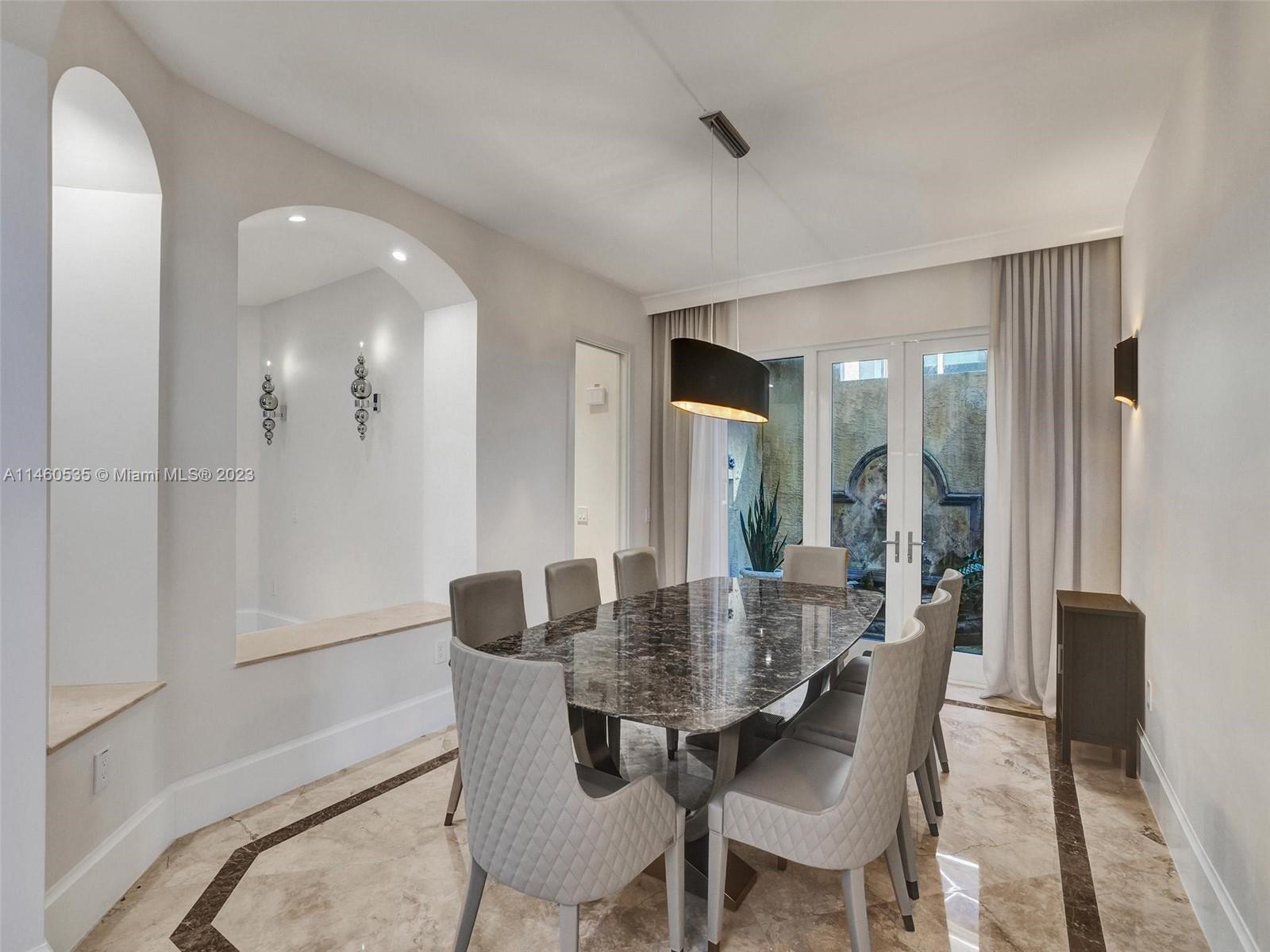 GOLDEN GATE ESTATES & MAR - Residential