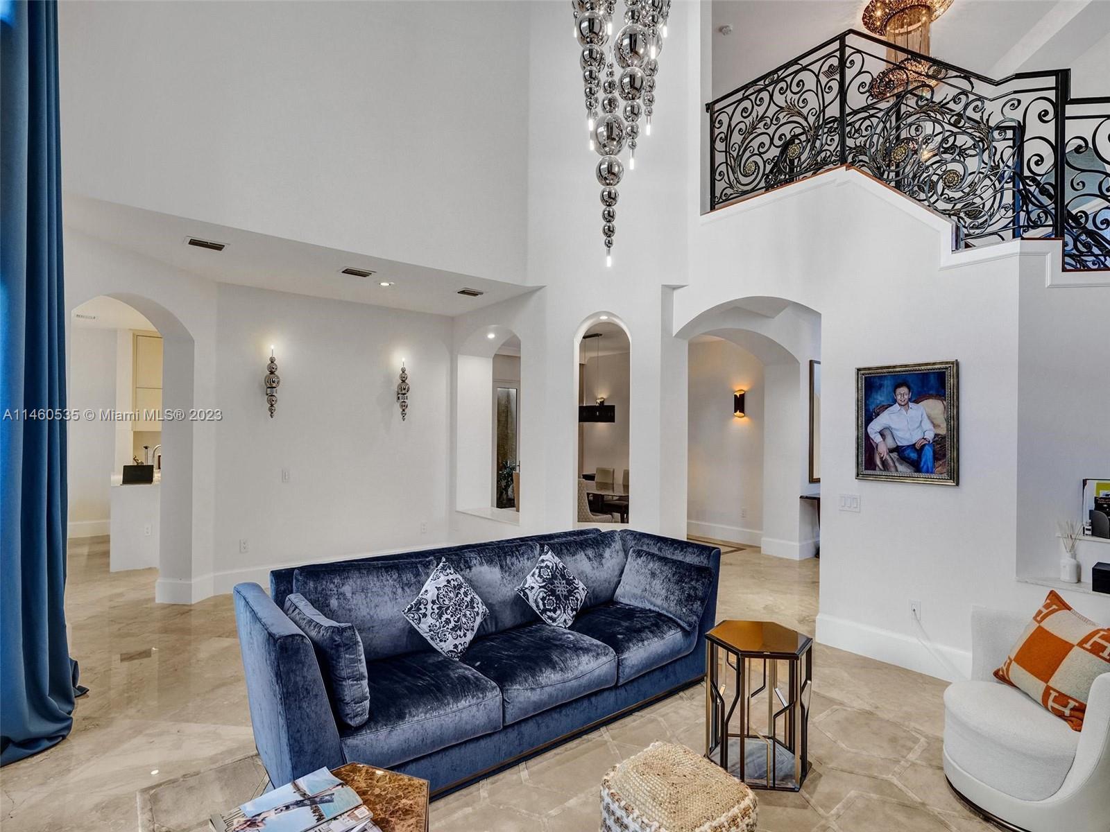 GOLDEN GATE ESTATES & MAR - Residential