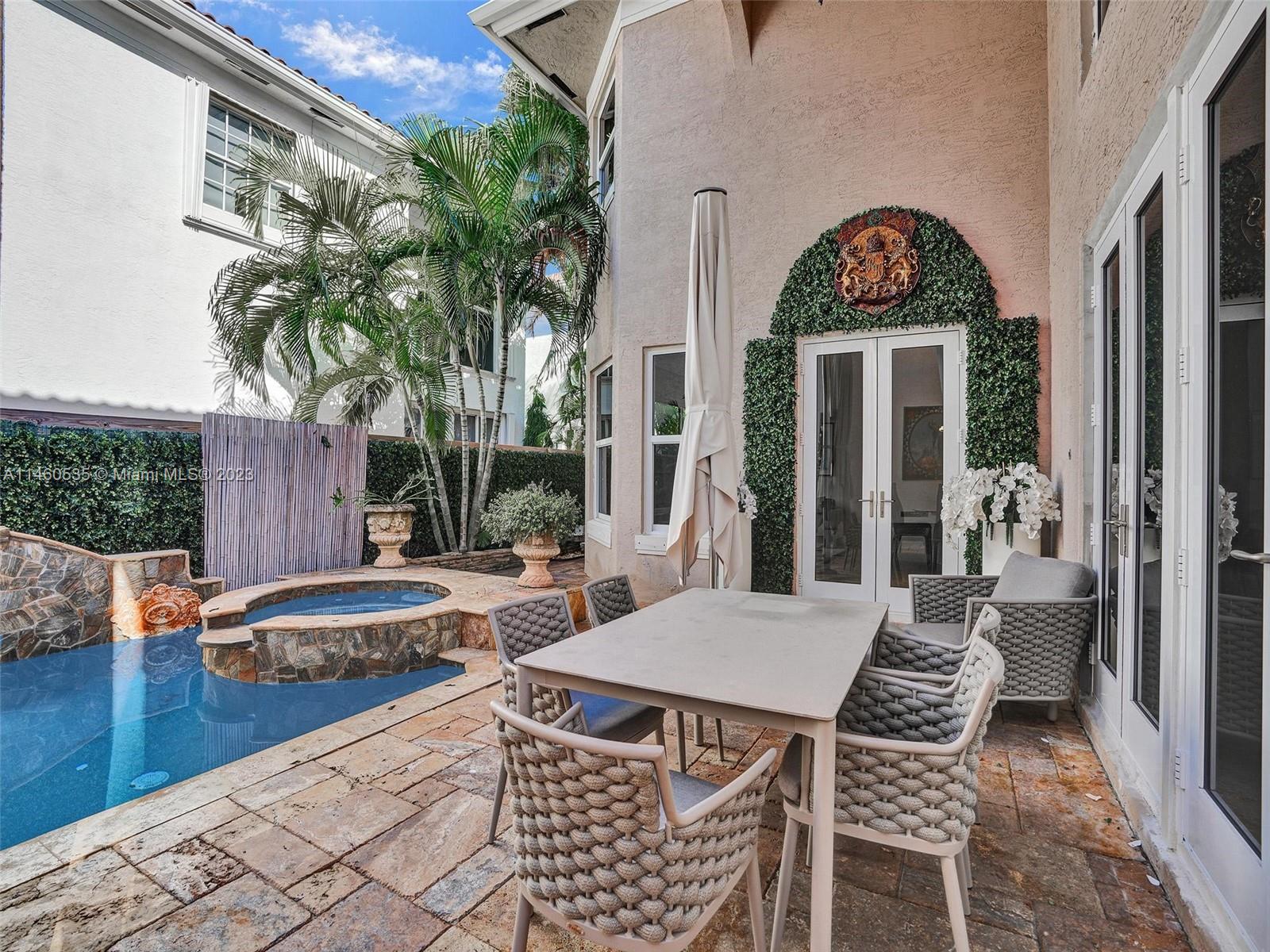 GOLDEN GATE ESTATES & MAR - Residential