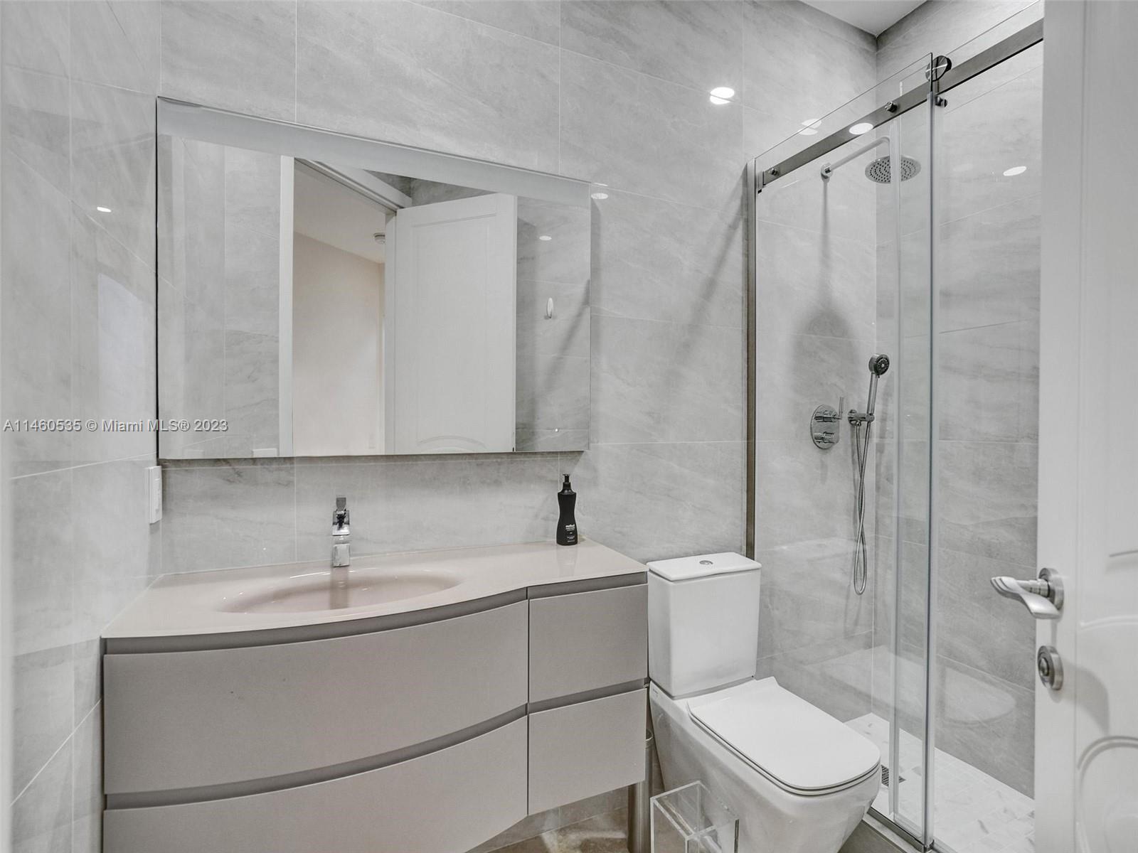 GOLDEN GATE ESTATES & MAR - Residential