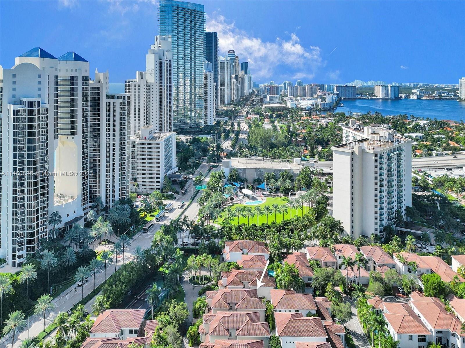 GOLDEN GATE ESTATES & MAR - Residential