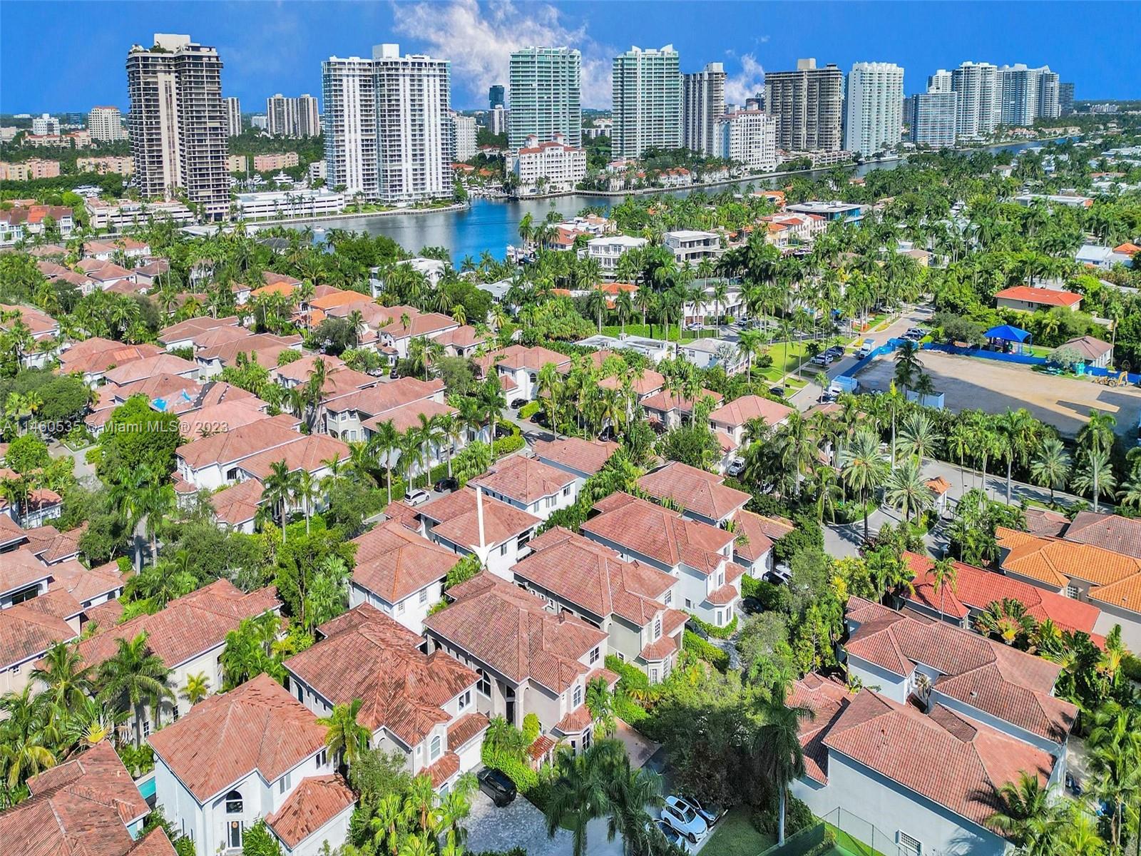 GOLDEN GATE ESTATES & MAR - Residential