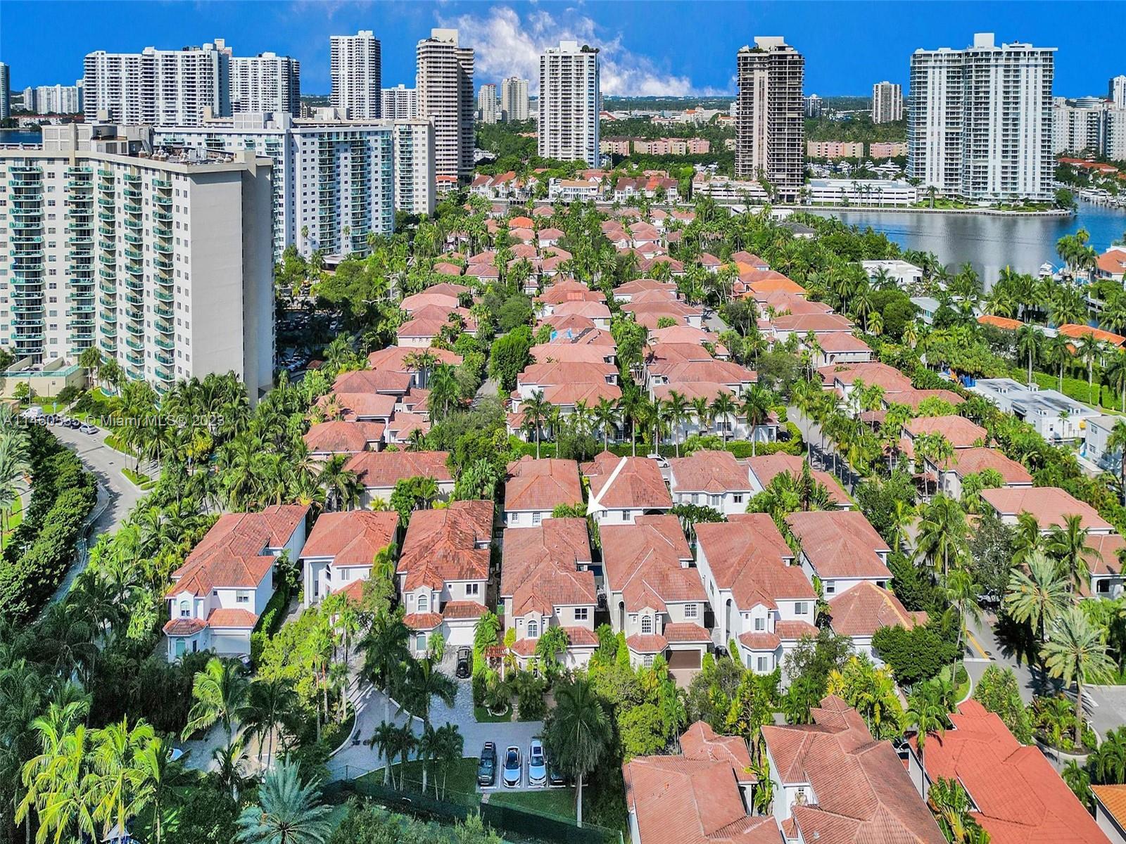 GOLDEN GATE ESTATES & MAR - Residential