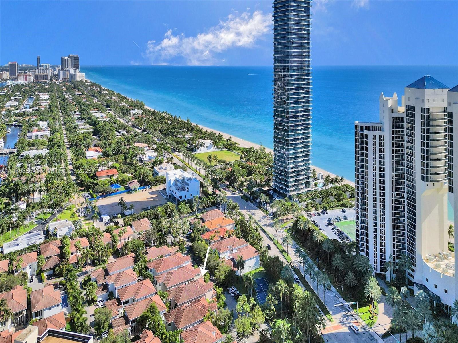 GOLDEN GATE ESTATES & MAR - Residential