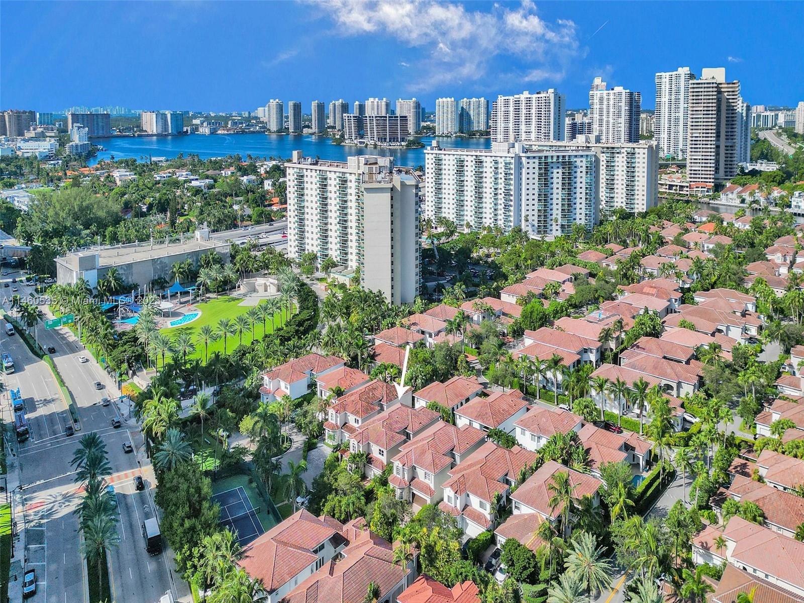 GOLDEN GATE ESTATES & MAR - Residential