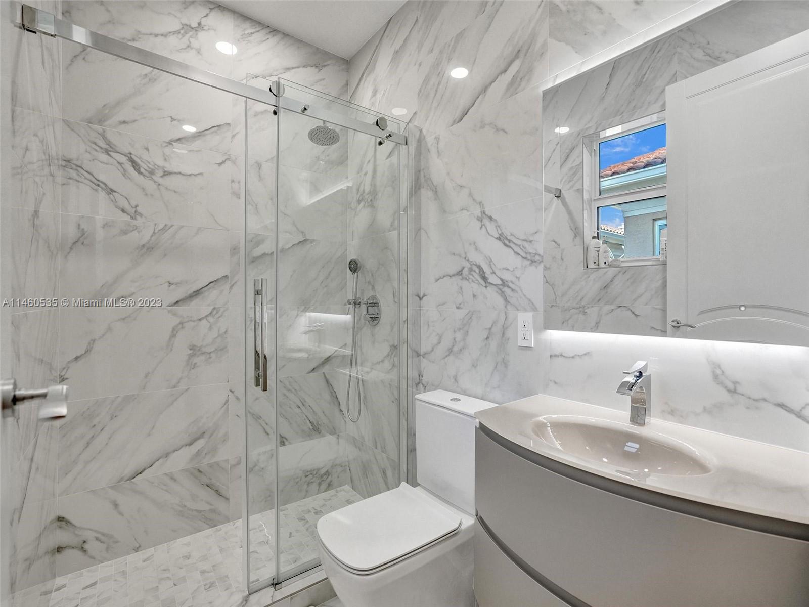 GOLDEN GATE ESTATES & MAR - Residential