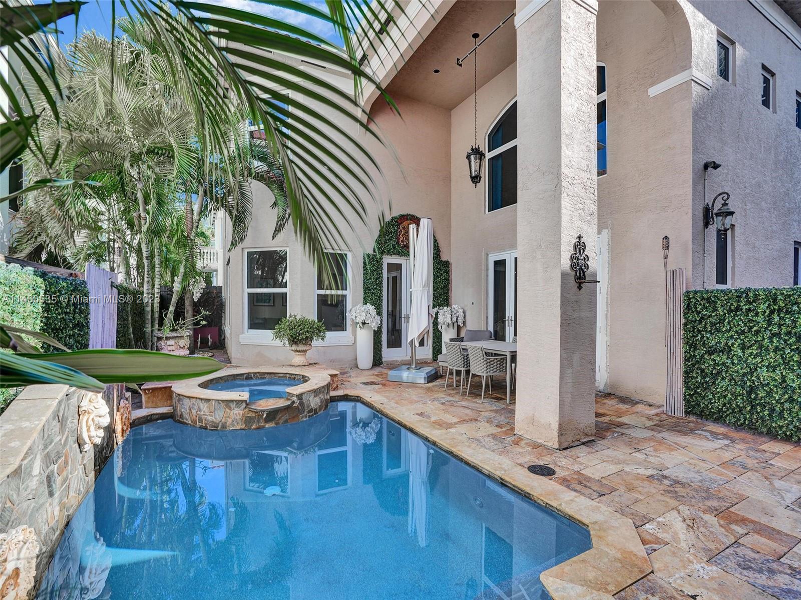 GOLDEN GATE ESTATES & MAR - Residential