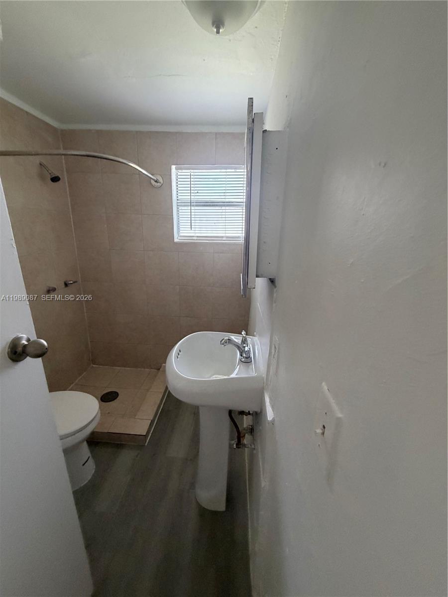 CHRISTIE LAWNS REV - Residential Lease