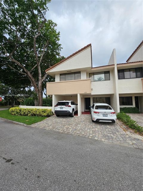 Condominium in Coral Springs FL 1699 Cypress Pointe Dr Dr.jpg