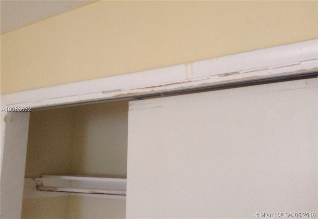 LauderdaleLakes East Gate - Residential