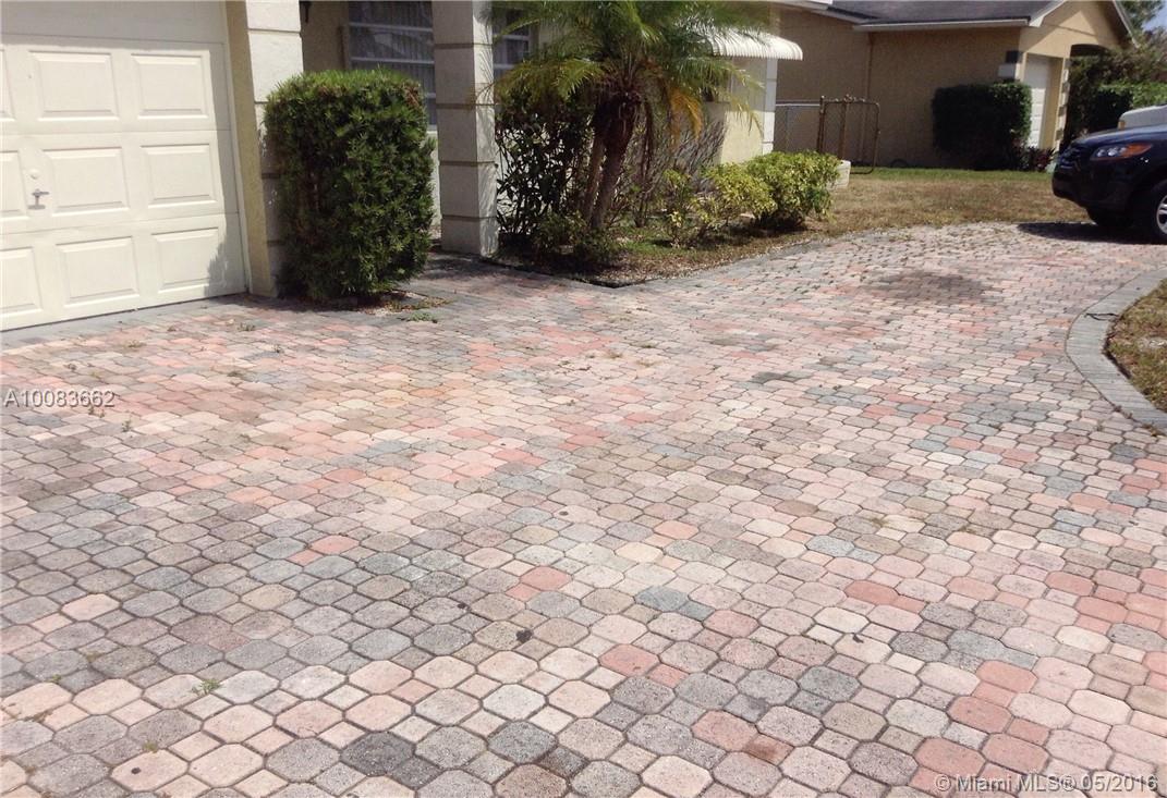 LauderdaleLakes East Gate - Residential