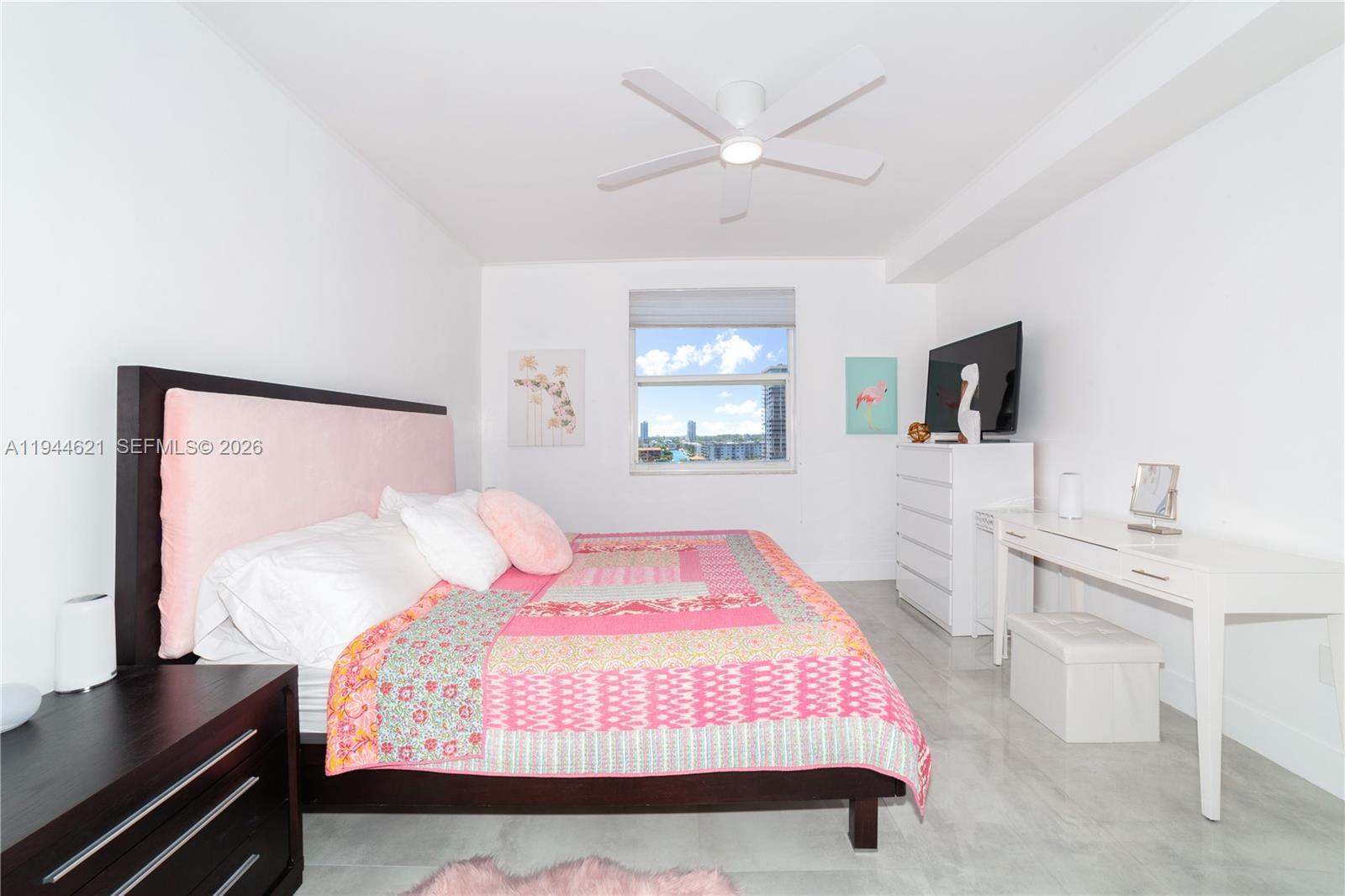 PORTO BELLAGIO CONDO - Residential