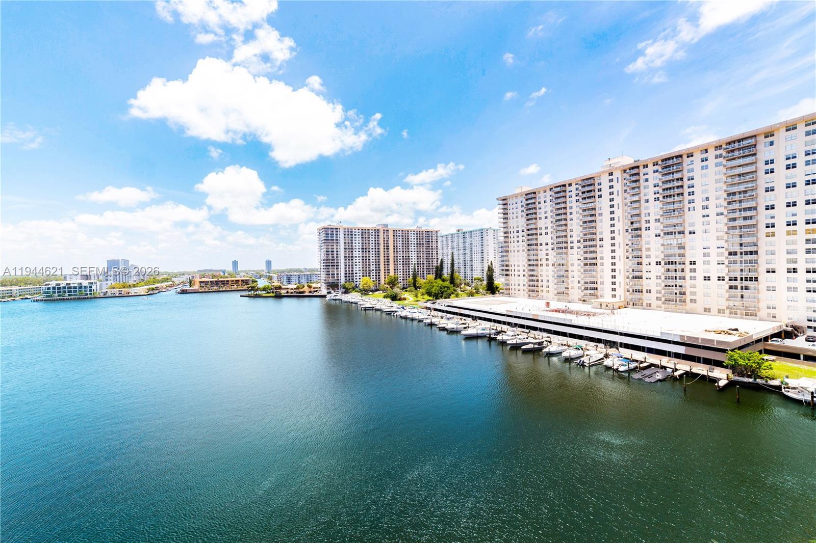 PORTO BELLAGIO CONDO - Residential