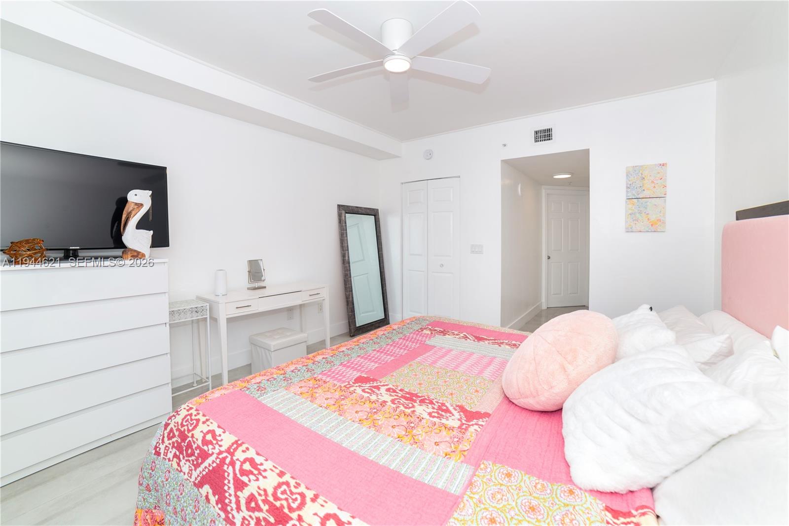 PORTO BELLAGIO CONDO - Residential