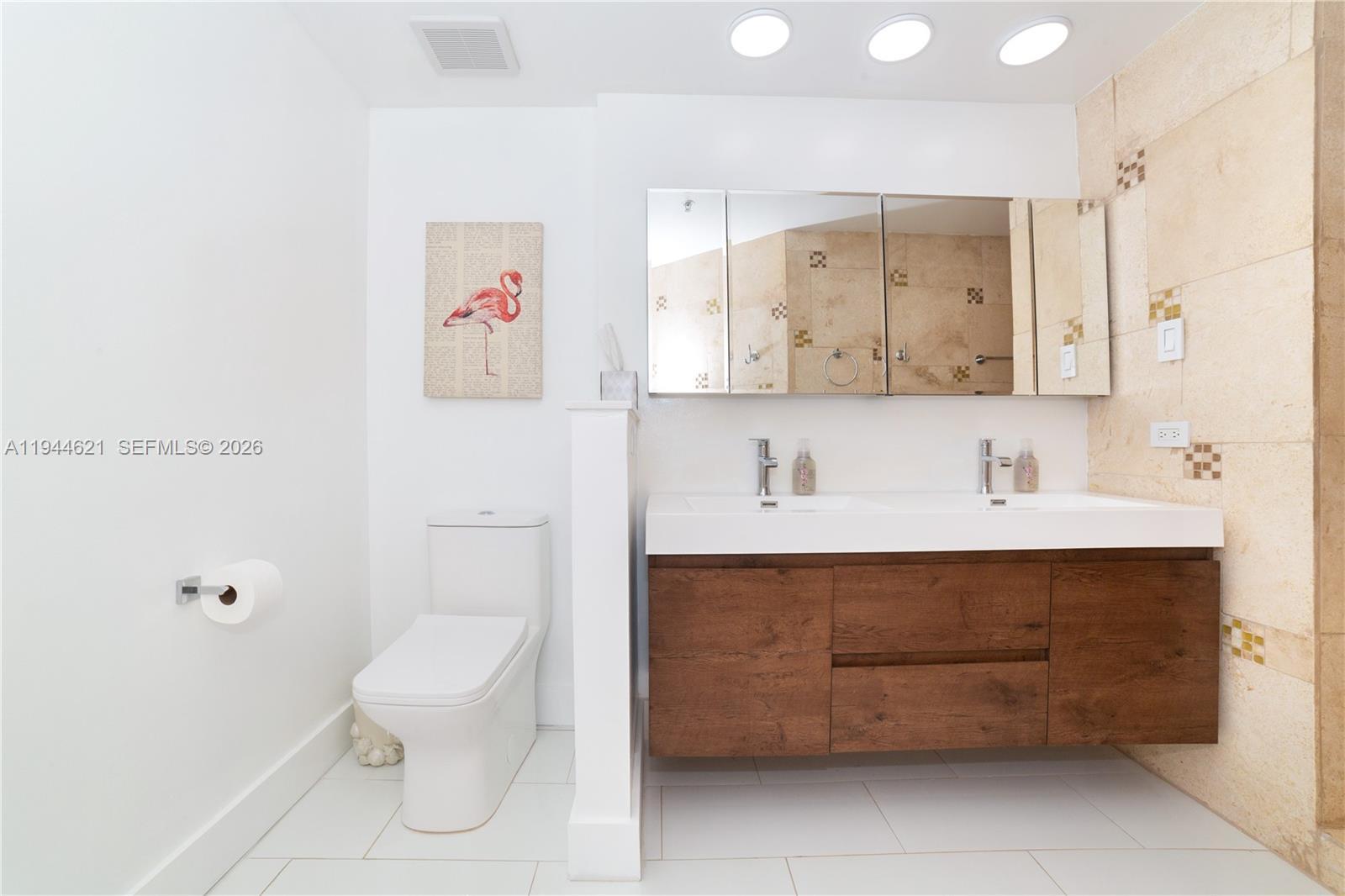 PORTO BELLAGIO CONDO - Residential