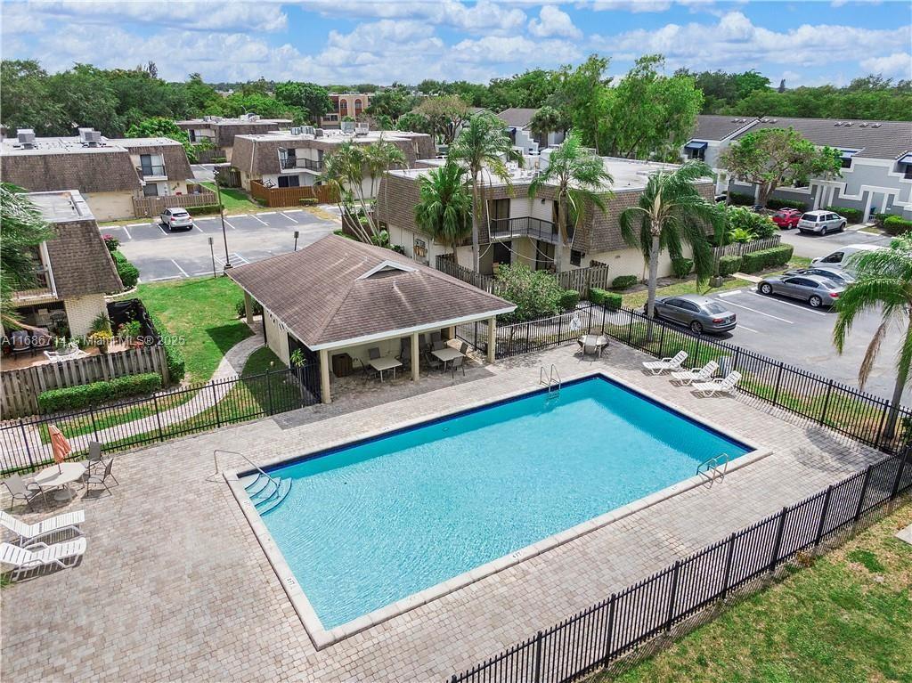 BAY TREE PATIO HOMES COND - Residential