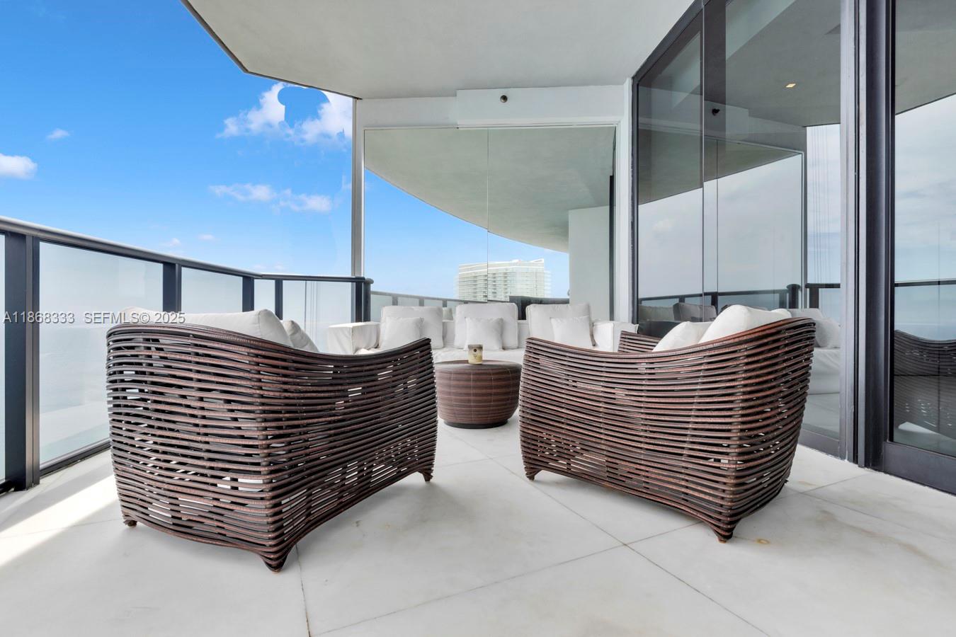 PORSCHE TOWER - Residential