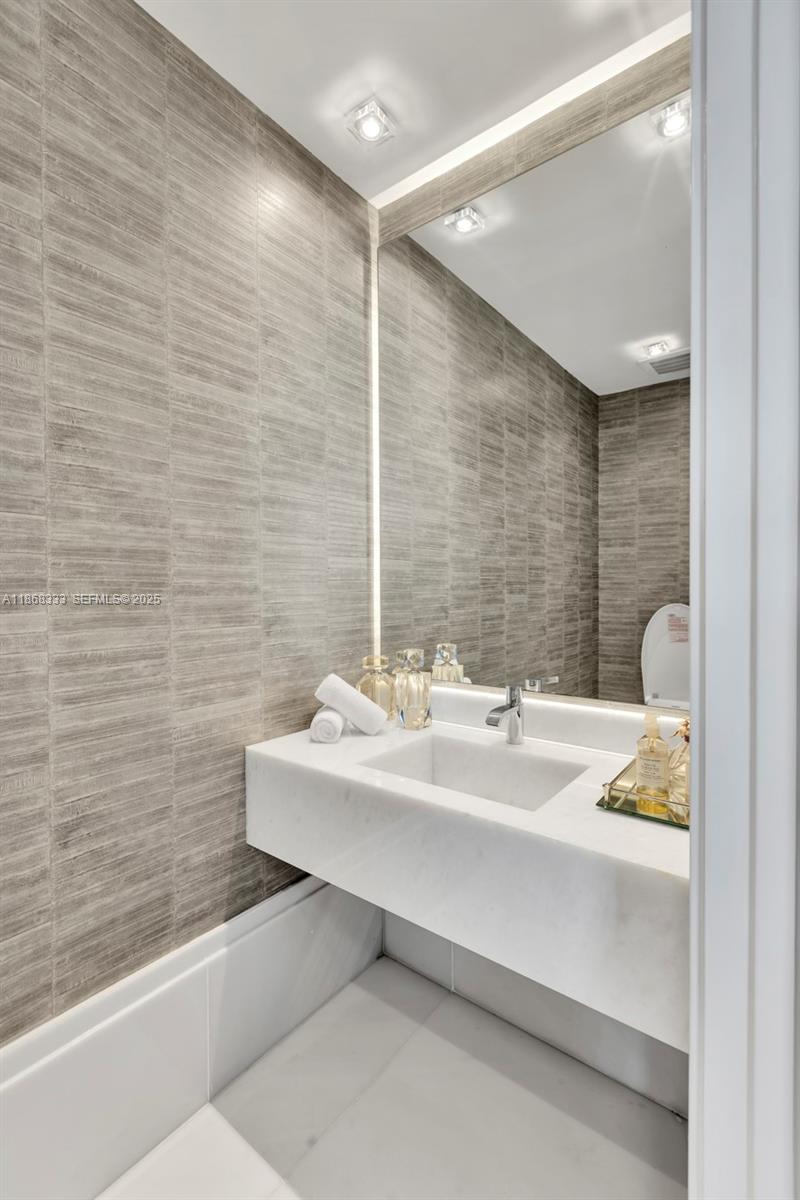 PORSCHE TOWER - Residential