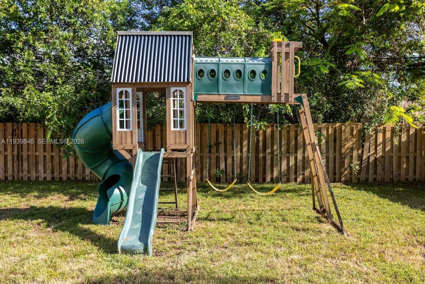 DELRAY SHORES - Residential