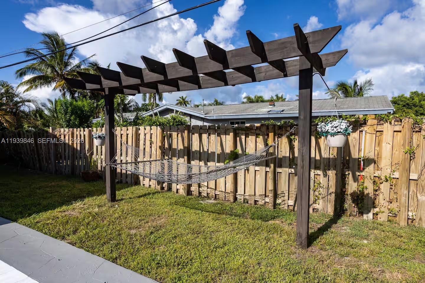 DELRAY SHORES - Residential