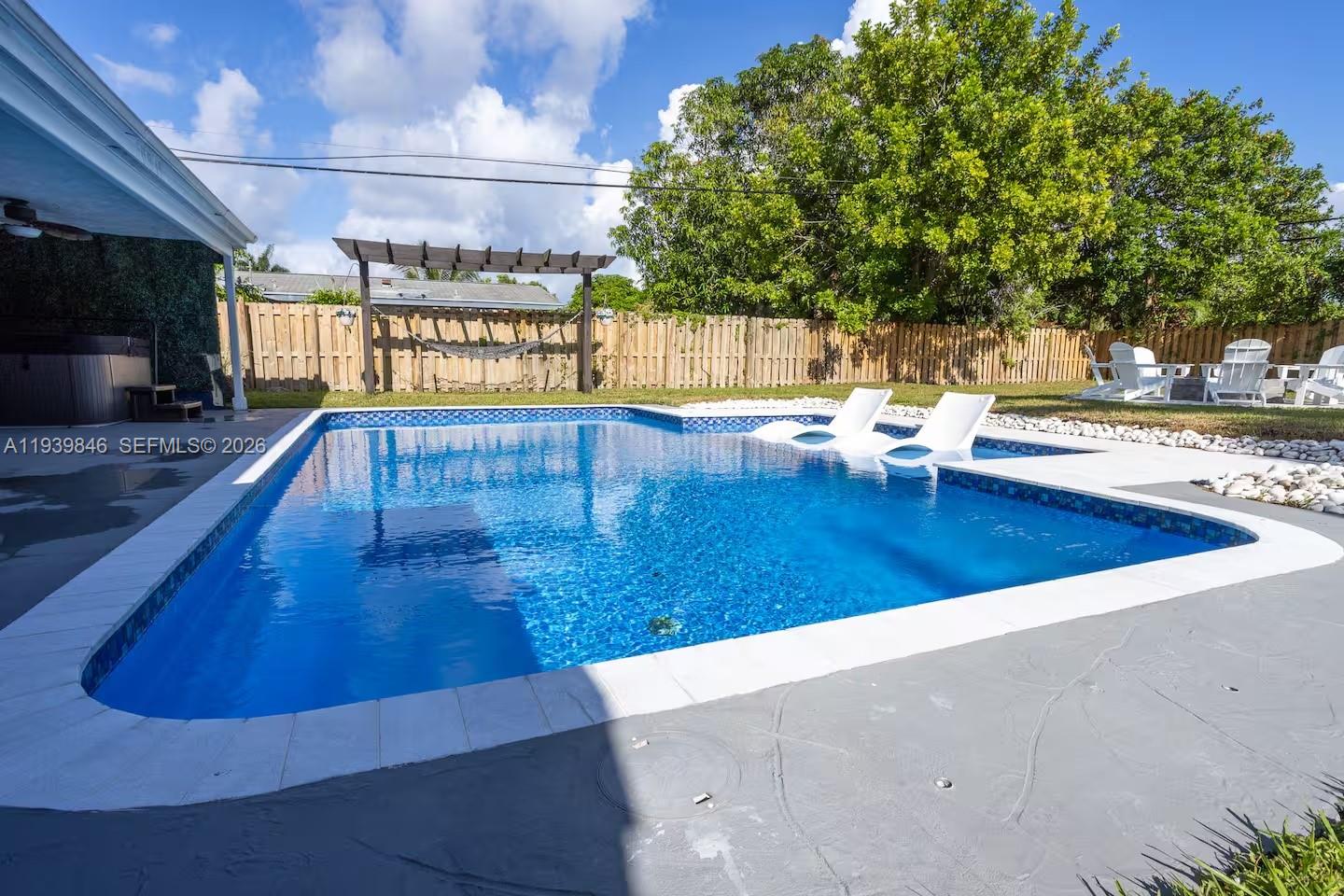 DELRAY SHORES - Residential