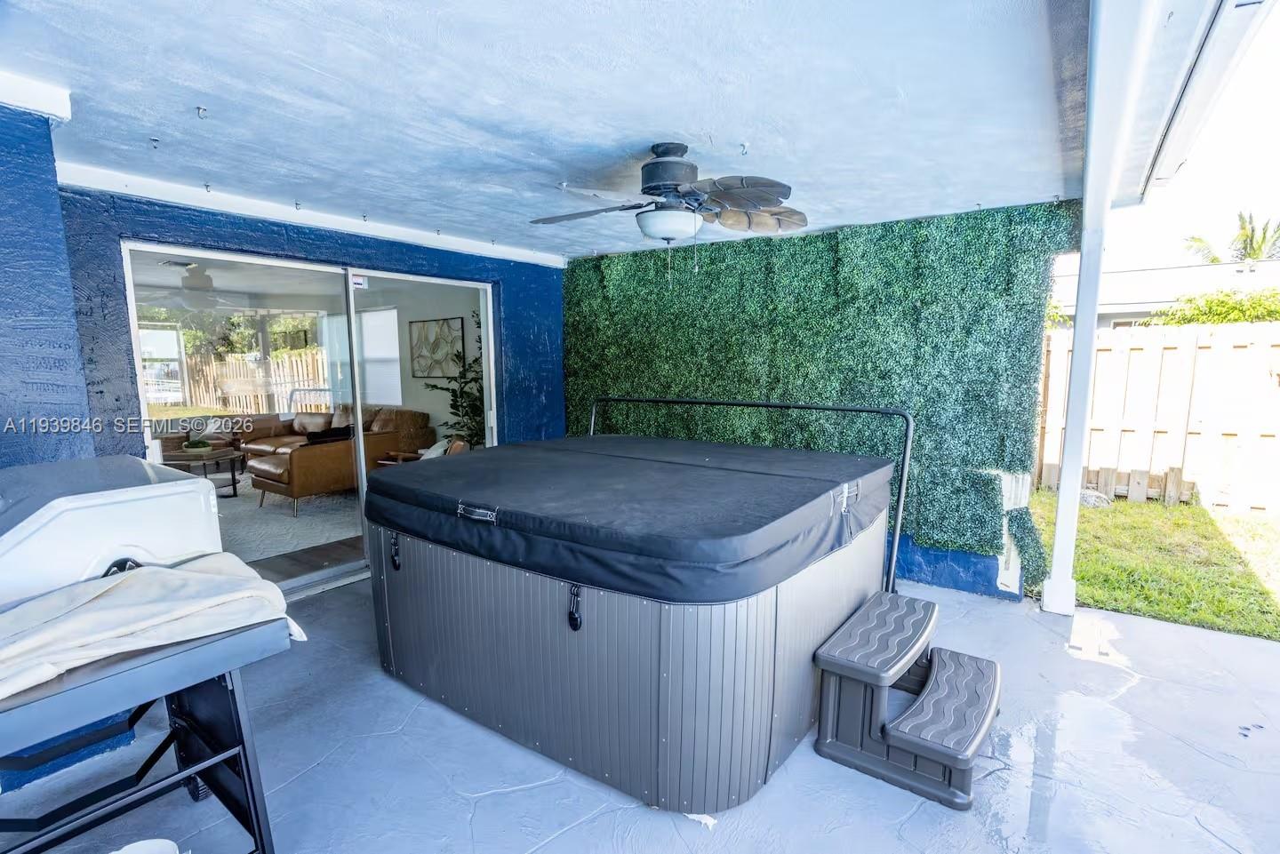 DELRAY SHORES - Residential