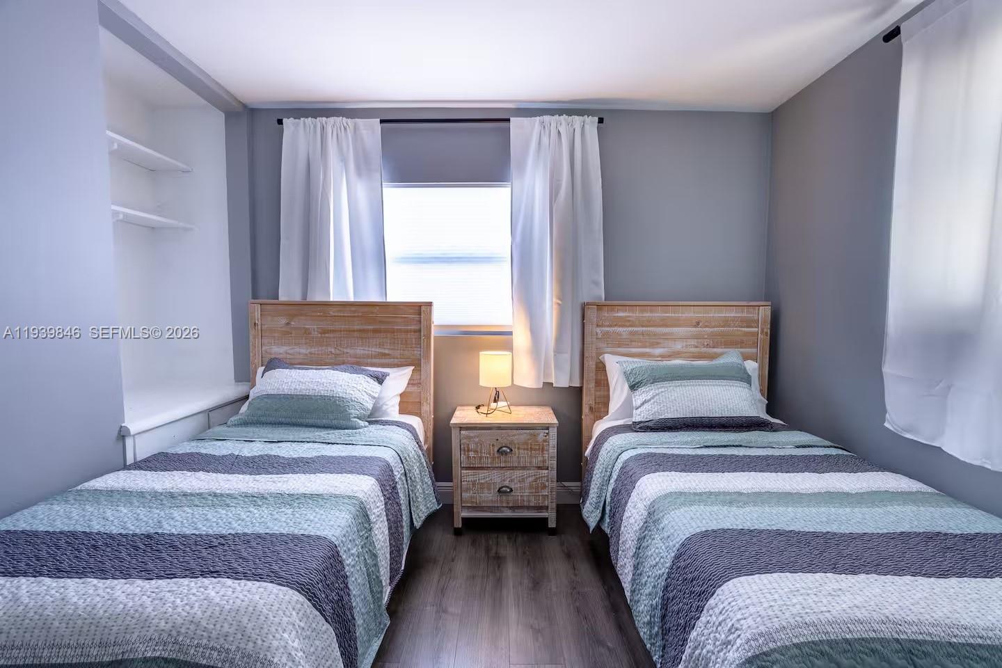 DELRAY SHORES - Residential