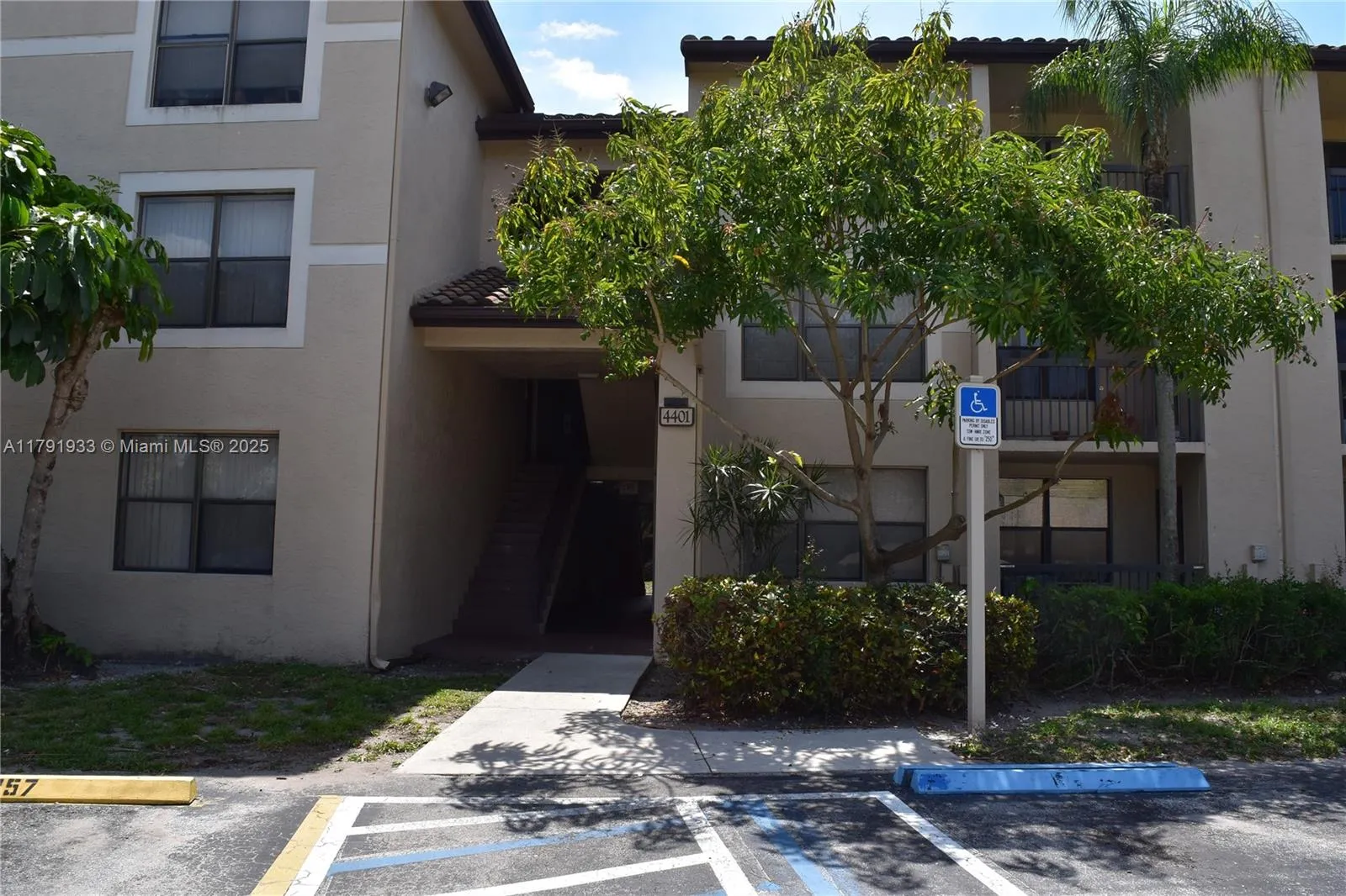 Pompano Beach, Florida 33069, United States, 1 Bedroom Bedrooms, ,1 BathroomBathrooms,Residential,Pending,118192