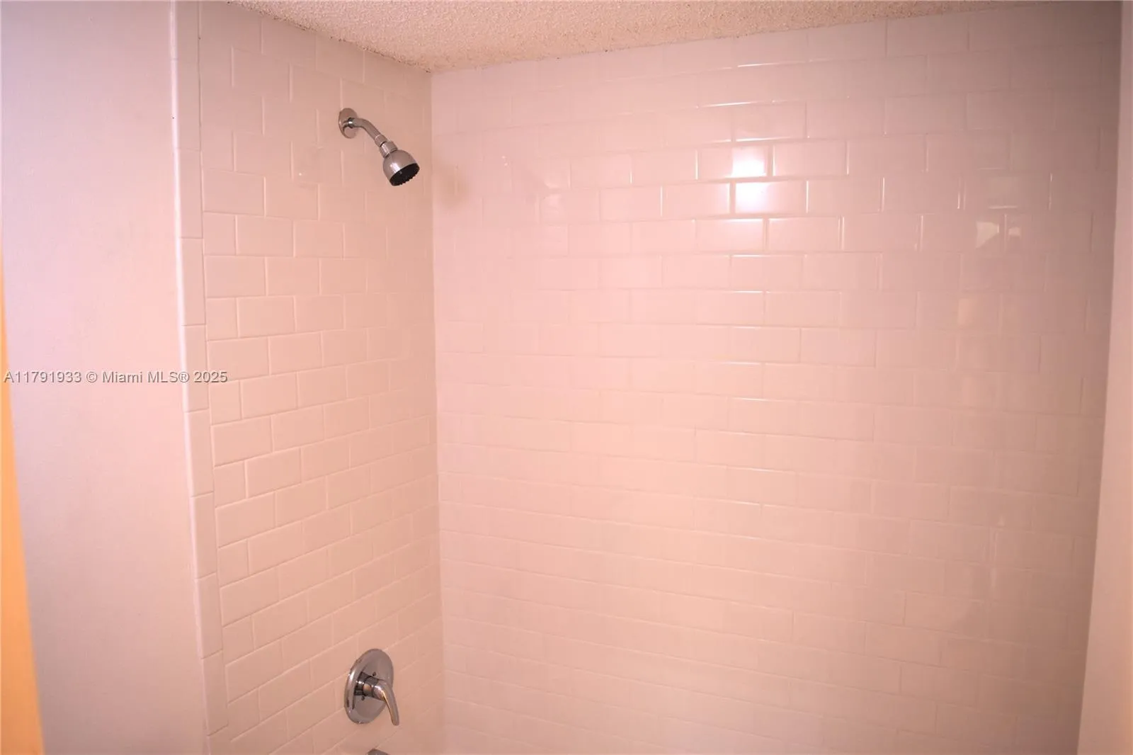 Pompano Beach, Florida 33069, United States, 1 Bedroom Bedrooms, ,1 BathroomBathrooms,Residential,Pending,118192