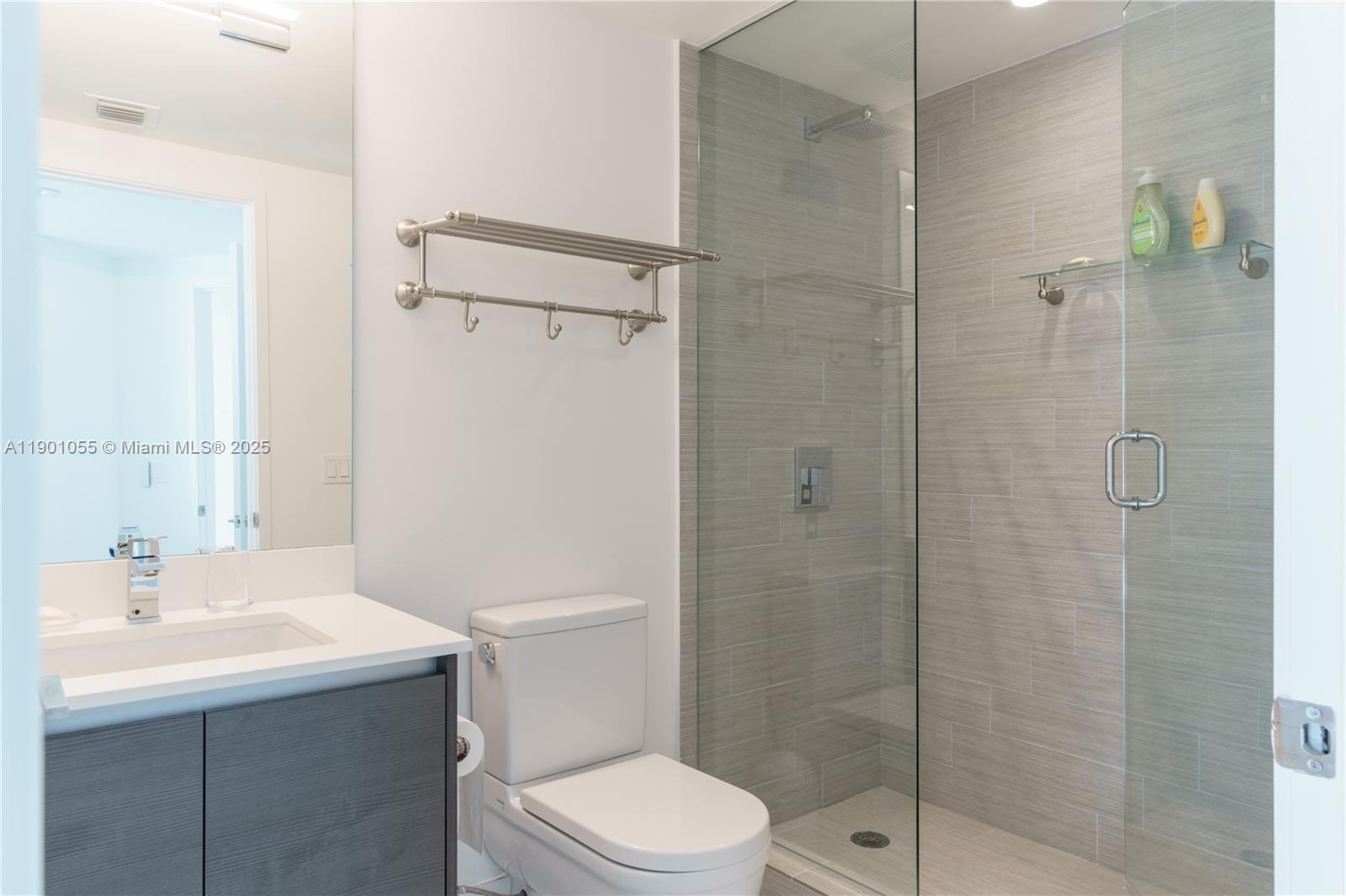 PARQUE TOWERS CONDO - Residential Lease