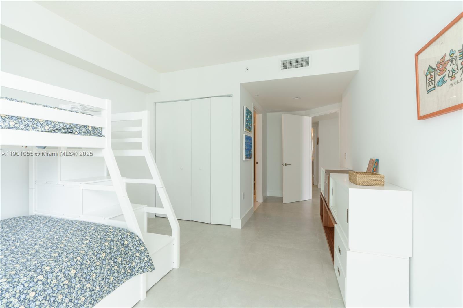 PARQUE TOWERS CONDO - Residential Lease