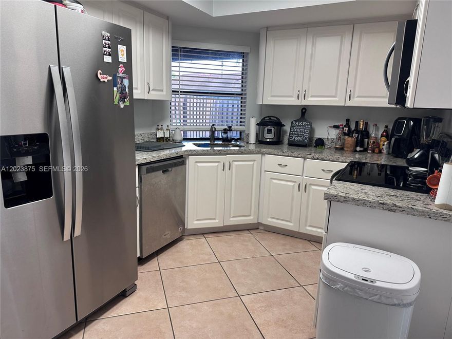 One story 2 bedrooms 2 bathrooms townhouse in the prestigious and centrally located Lakes of The Meadow Community.