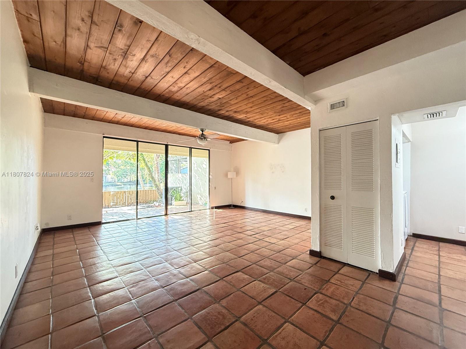 711 E Coco Plum Cir 5