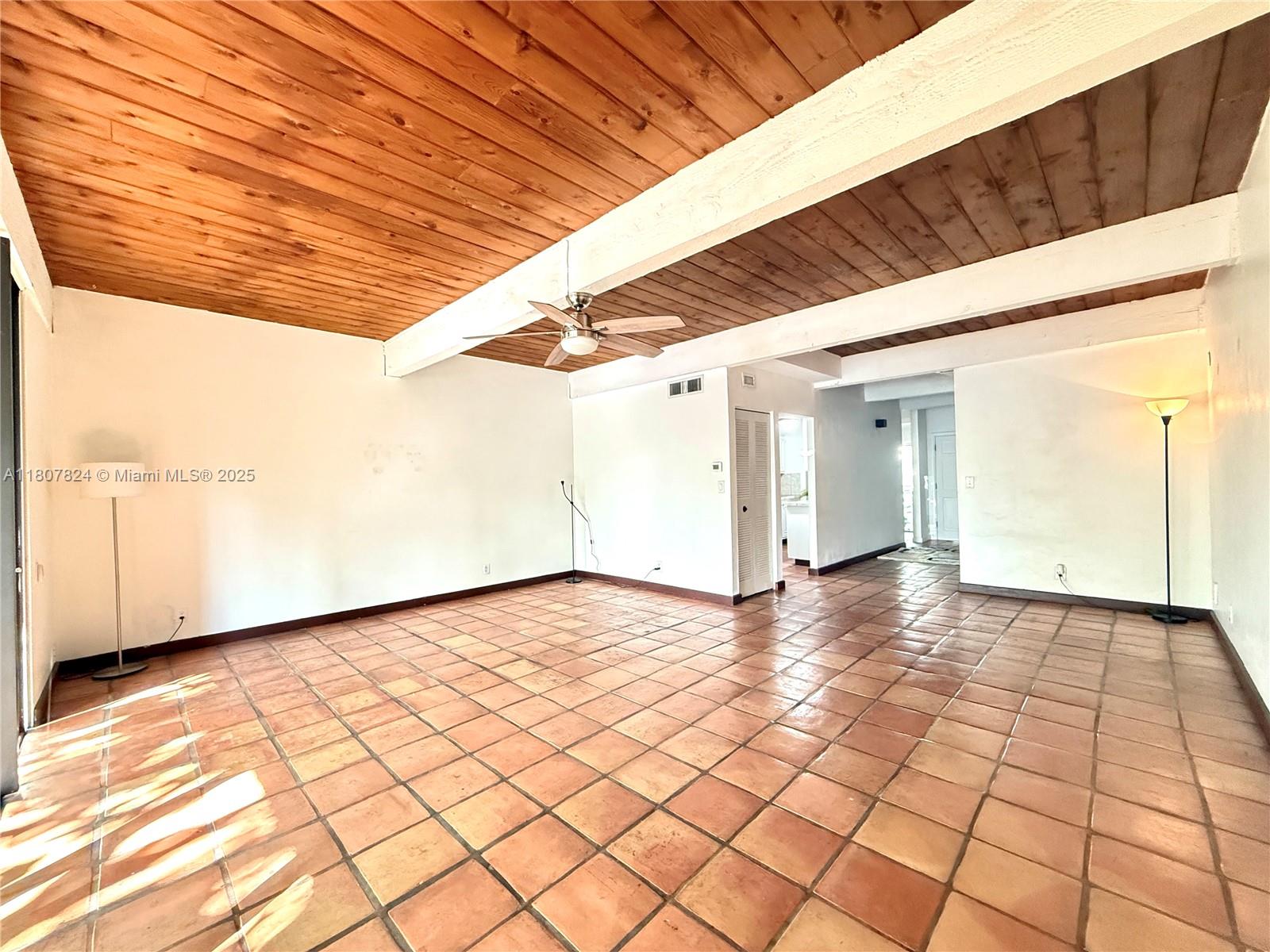 711 E Coco Plum Cir 5