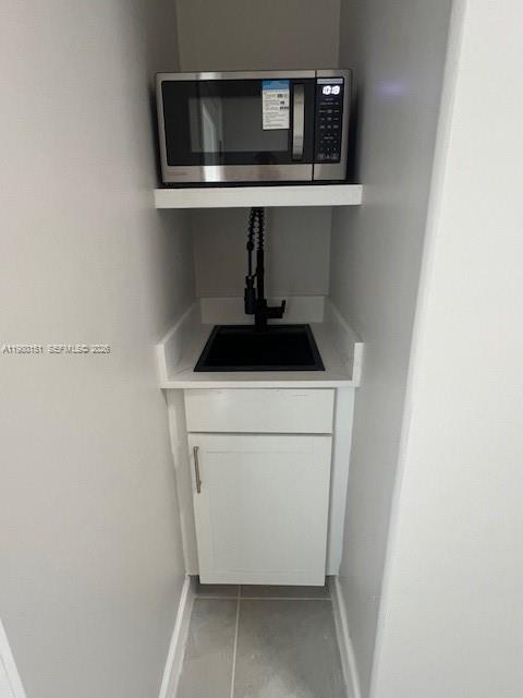 TROPICAIRE CENTER - Residential Lease