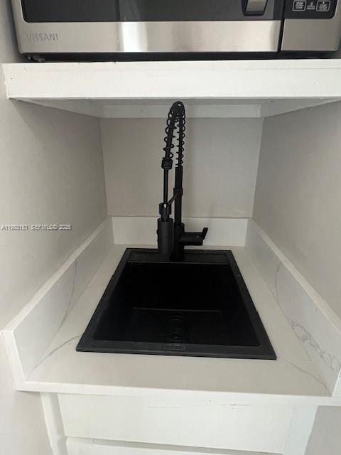 TROPICAIRE CENTER - Residential Lease