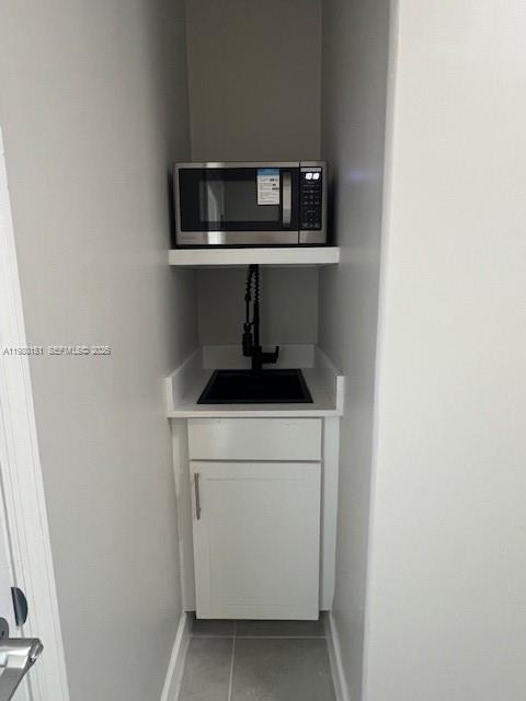 TROPICAIRE CENTER - Residential Lease