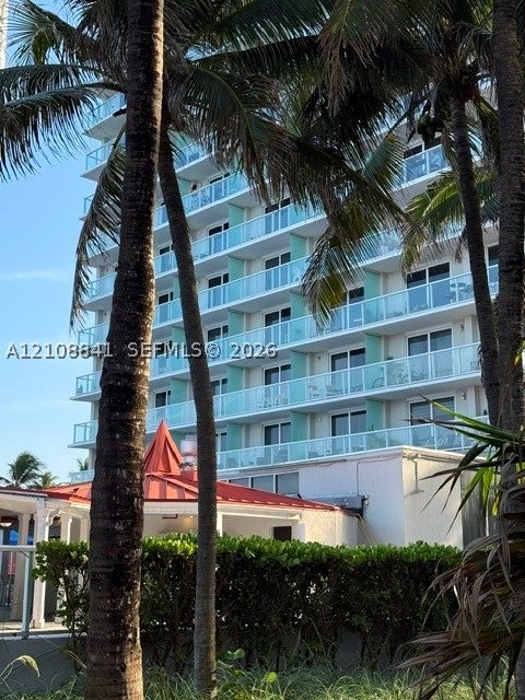 19201 Collins Ave 348