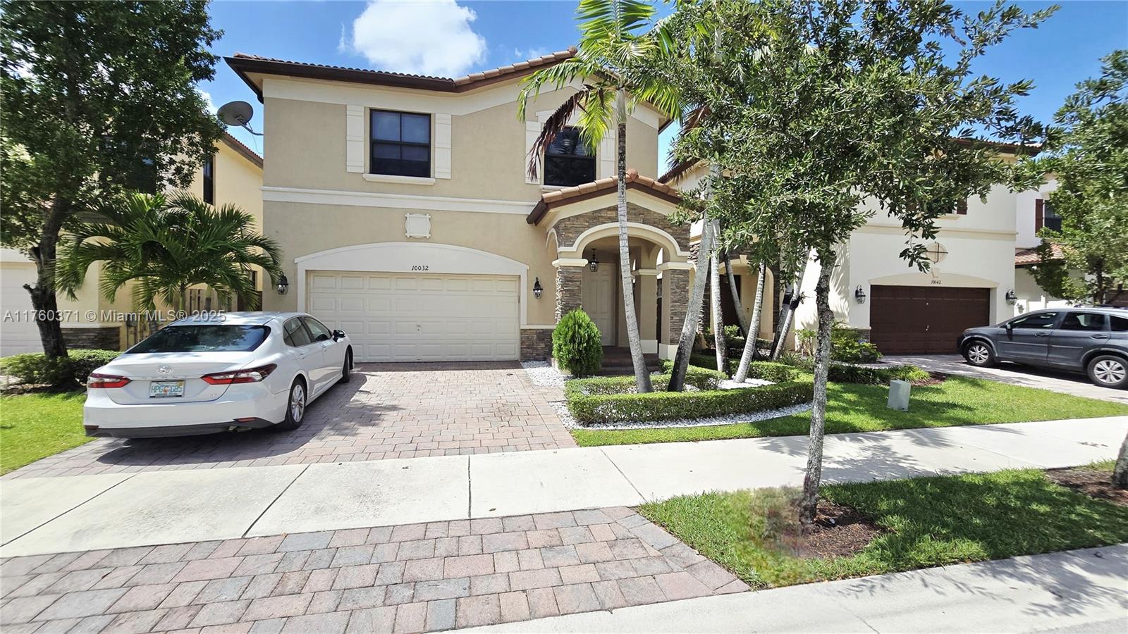 Spacious 5-Bedroom Home with Extra-Large Lot. Nice and quiet area of Doral, this stunning UNIT 5 bedrooms, 4.5 bathrooms, and a spacious open floor plan, is highlighted by high ceilings, expansive impact windows, and kitchen equipped with stainless steel appliances and granite countertops. Perfect for entertaining, the kitchen island invites casual dining in a bright setting. Residents enjoy premium access to community amenities including a pool, fitness center, and lush parks, all while being conveniently located near top-tier shopping, dining, and entertainment options. This prime location also offers easy access to major highways and top-rated schools, making it an ideal choice for both families and professionals, motivated owner. Easy to show.