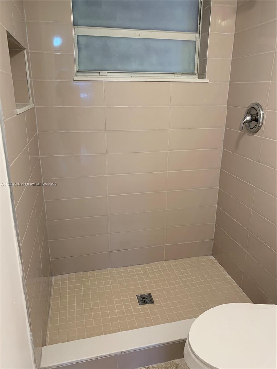 RAMBLEWOOD CONDO A - Residential Lease