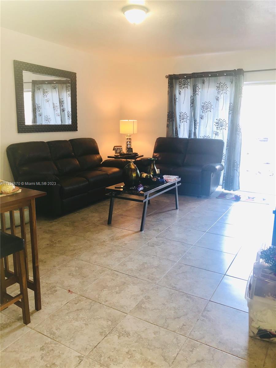 RAMBLEWOOD CONDO A - Residential Lease