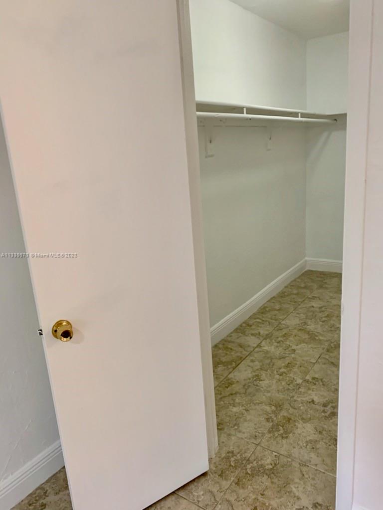 RAMBLEWOOD CONDO A - Residential Lease