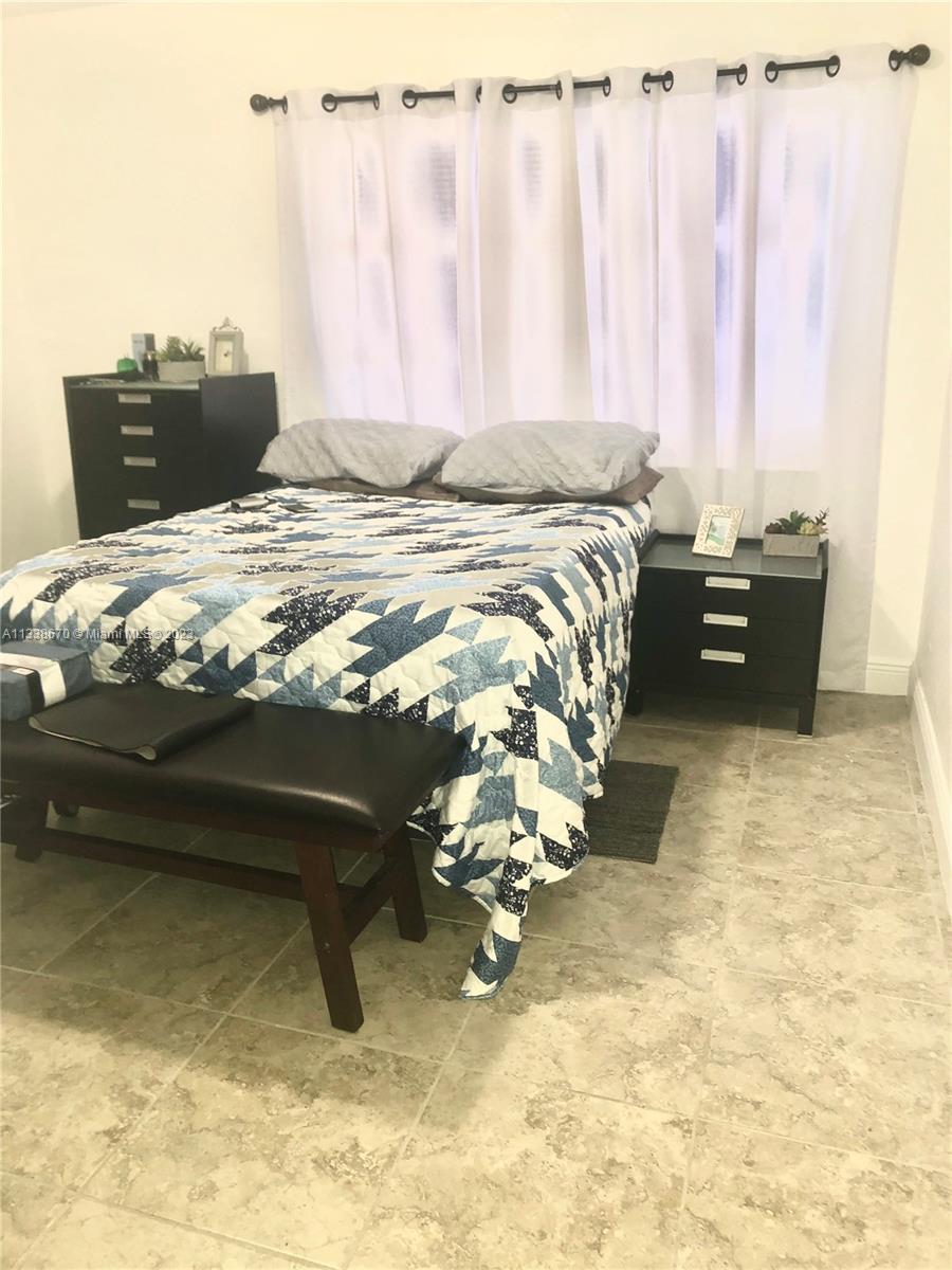 RAMBLEWOOD CONDO A - Residential Lease