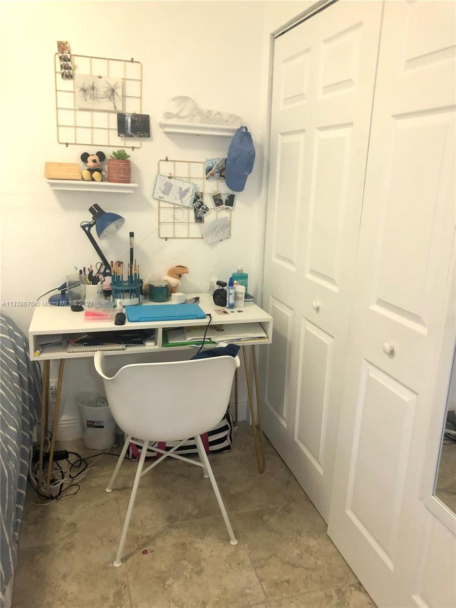 RAMBLEWOOD CONDO A - Residential Lease