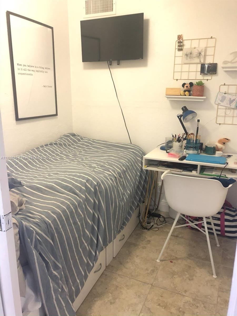 RAMBLEWOOD CONDO A - Residential Lease