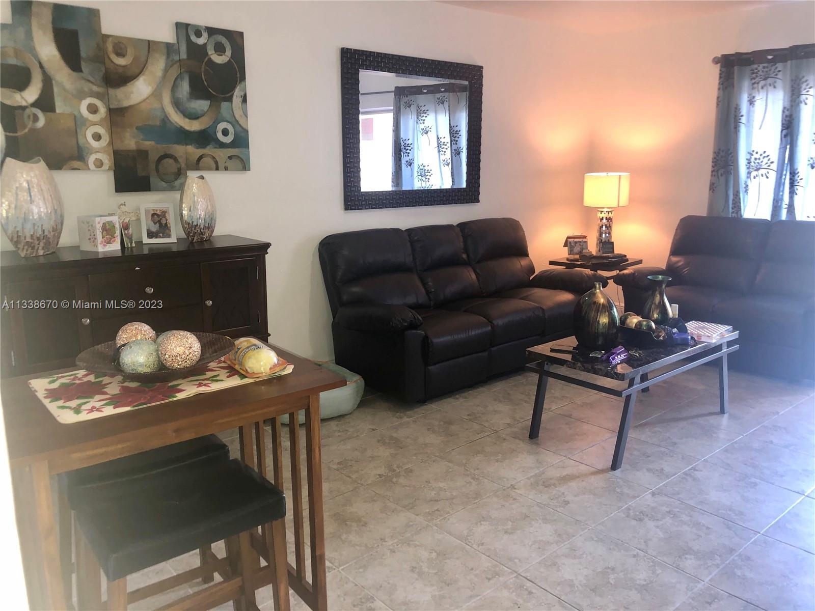 RAMBLEWOOD CONDO A - Residential Lease