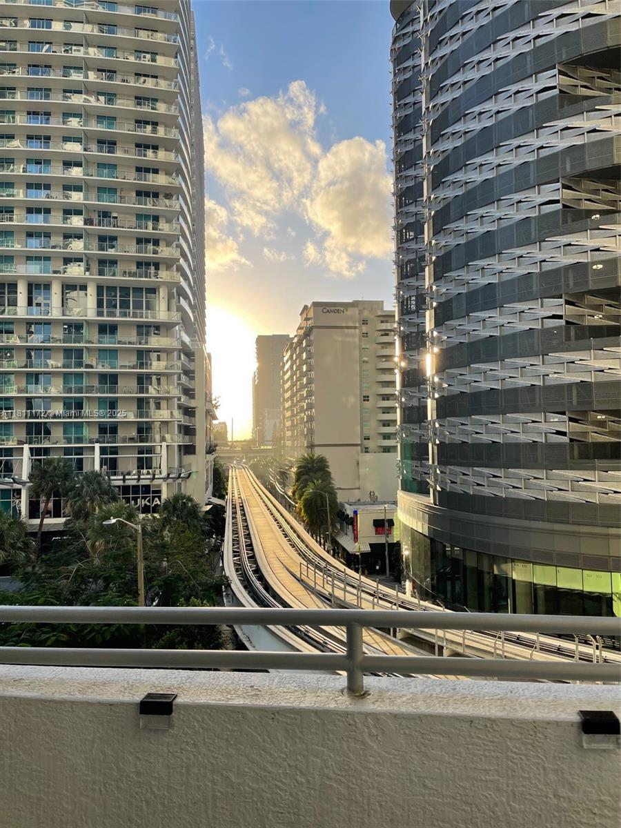 1050 Brickell Ave 410, Miami, Broward County, Florida - 1 Bedrooms  
2 Bathrooms - 